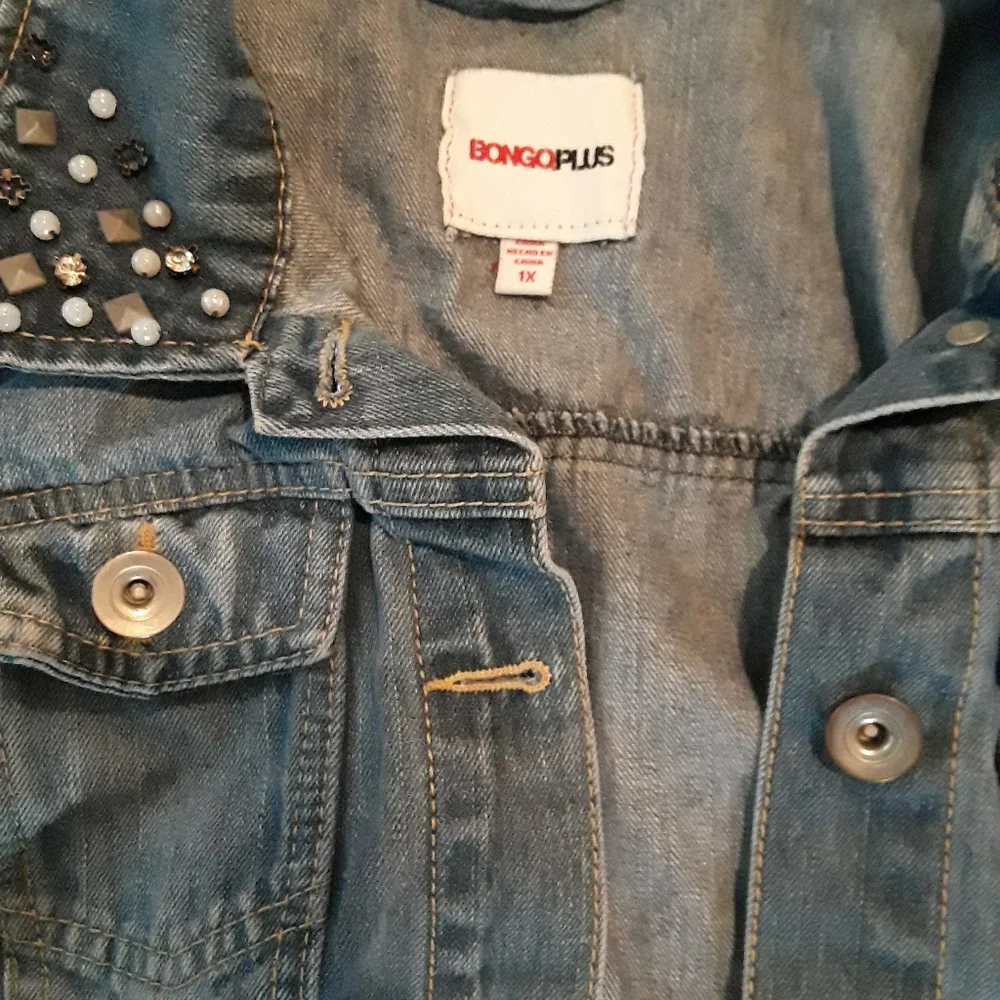 Cropped Sleeveless Jean Jacket 1x - Picture 3 of 3